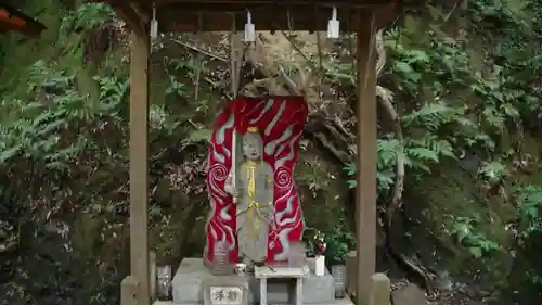 白根神社の仏像