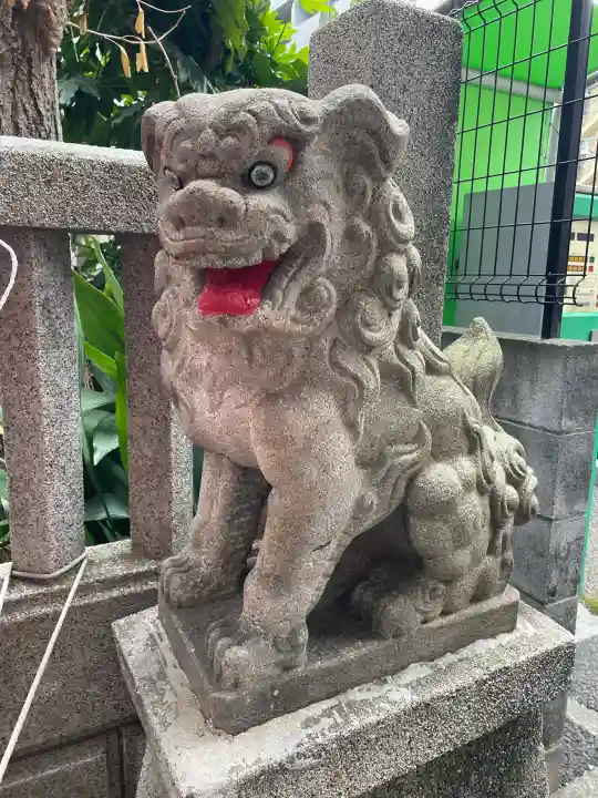 三光稲荷神社の{uncategorized: "未分類", other: "その他", undefined: "問題あり", building: "その他建物", grave: "お墓", sacred_gate: "鳥居", guardian: "狛犬", statue: "像", buddha: "仏像", history: "歴史", nature: "自然", garden: "庭園", animal: "動物", pagoda: "塔", temizu: "手水舎", mountain_gate: "山門・神門", sanctuary: "本殿・本堂", subordinate: "末社・摂社", art: "芸術", scenery: "景色", jizo: "地蔵", ema: "絵馬", goshuin: "御朱印", omikuji: "おみくじ", items: "授与品その他", amulet: "お守り", goshuincho: "御朱印帳", eats: "食事", festival: "お祭り", votive_dance: "神楽", shichigosan: "七五三参", wedding: "結婚式", experience: "体験その他", initially: "初詣", around: "周辺", anti_infection: "感染症対策"}