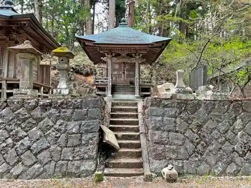 配志和神社の末社