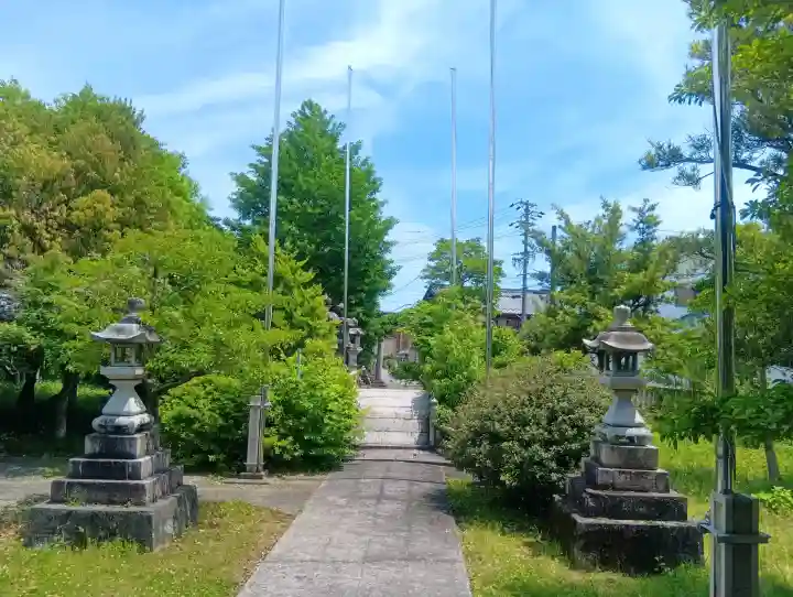 八幡神社の{uncategorized: "未分類", other: "その他", undefined: "問題あり", building: "その他建物", grave: "お墓", sacred_gate: "鳥居", guardian: "狛犬", statue: "像", buddha: "仏像", history: "歴史", nature: "自然", garden: "庭園", animal: "動物", pagoda: "塔", temizu: "手水舎", mountain_gate: "山門・神門", sanctuary: "本殿・本堂", subordinate: "末社・摂社", art: "芸術", scenery: "景色", jizo: "地蔵", ema: "絵馬", goshuin: "御朱印", omikuji: "おみくじ", items: "授与品その他", amulet: "お守り", goshuincho: "御朱印帳", eats: "食事", festival: "お祭り", votive_dance: "神楽", shichigosan: "七五三参", wedding: "結婚式", experience: "体験その他", initially: "初詣", around: "周辺", anti_infection: "感染症対策"}