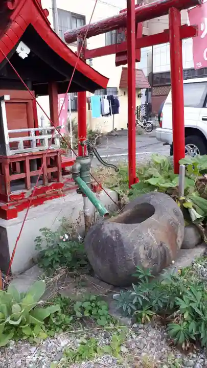 稲荷神社の手水舎