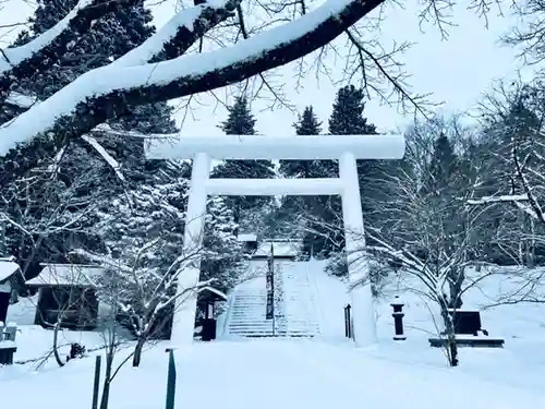 土津神社｜こどもと出世の神さまの鳥居