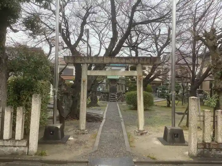 大和神社の鳥居