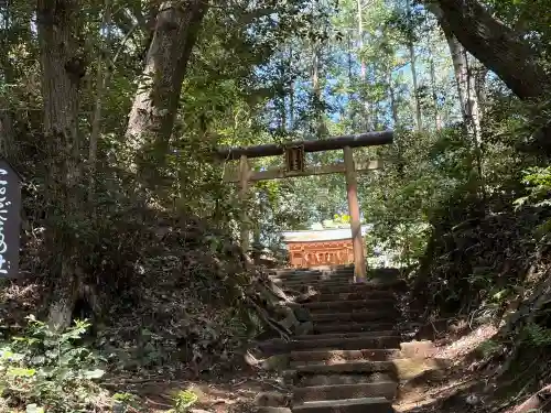 事任八幡宮の{uncategorized: "未分類", other: "その他", undefined: "問題あり", building: "その他建物", grave: "お墓", sacred_gate: "鳥居", guardian: "狛犬", statue: "像", buddha: "仏像", history: "歴史", nature: "自然", garden: "庭園", animal: "動物", pagoda: "塔", temizu: "手水舎", mountain_gate: "山門・神門", sanctuary: "本殿・本堂", subordinate: "末社・摂社", art: "芸術", scenery: "景色", jizo: "地蔵", ema: "絵馬", goshuin: "御朱印", omikuji: "おみくじ", items: "授与品その他", amulet: "お守り", goshuincho: "御朱印帳", eats: "食事", festival: "お祭り", votive_dance: "神楽", shichigosan: "七五三参", wedding: "結婚式", experience: "体験その他", initially: "初詣", around: "周辺", anti_infection: "感染症対策"}