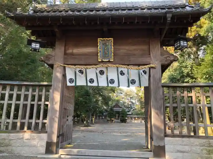 菅田神社の山門・神門