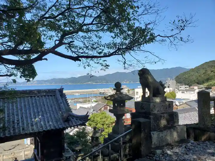 自凝島神社の狛犬