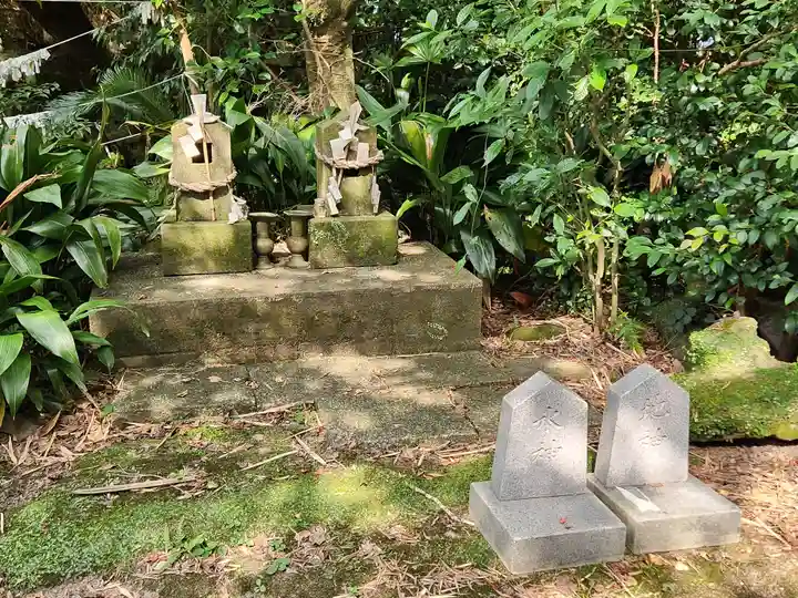 烏帽子嶽神社の末社・摂社