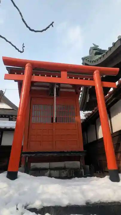 永泉寺の{uncategorized: "未分類", other: "その他", undefined: "問題あり", building: "その他建物", grave: "お墓", sacred_gate: "鳥居", guardian: "狛犬", statue: "像", buddha: "仏像", history: "歴史", nature: "自然", garden: "庭園", animal: "動物", pagoda: "塔", temizu: "手水舎", mountain_gate: "山門・神門", sanctuary: "本殿・本堂", subordinate: "末社・摂社", art: "芸術", scenery: "景色", jizo: "地蔵", ema: "絵馬", goshuin: "御朱印", omikuji: "おみくじ", items: "授与品その他", amulet: "お守り", goshuincho: "御朱印帳", eats: "食事", festival: "お祭り", votive_dance: "神楽", shichigosan: "七五三参", wedding: "結婚式", experience: "体験その他", initially: "初詣", around: "周辺", anti_infection: "感染症対策"}