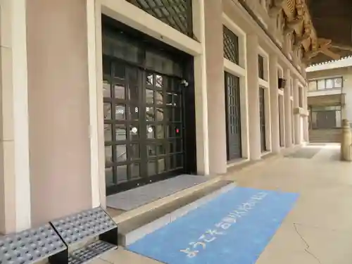 東本願寺の本殿・本堂