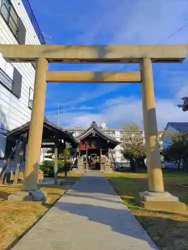 神明社の鳥居