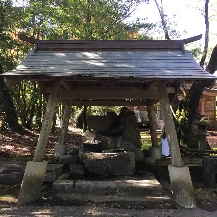 綾神社の手水舎