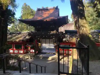 石上神宮の山門・神門