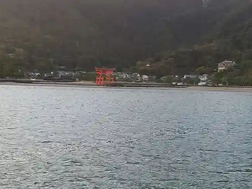 厳島神社の鳥居