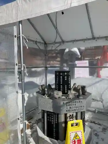 新川皇大神社の像