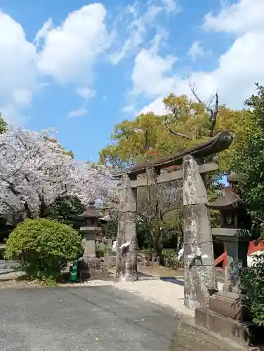 牛嶋天満宮の{uncategorized: "未分類", other: "その他", undefined: "問題あり", building: "その他建物", grave: "お墓", sacred_gate: "鳥居", guardian: "狛犬", statue: "像", buddha: "仏像", history: "歴史", nature: "自然", garden: "庭園", animal: "動物", pagoda: "塔", temizu: "手水舎", mountain_gate: "山門・神門", sanctuary: "本殿・本堂", subordinate: "末社・摂社", art: "芸術", scenery: "景色", jizo: "地蔵", ema: "絵馬", goshuin: "御朱印", omikuji: "おみくじ", items: "授与品その他", amulet: "お守り", goshuincho: "御朱印帳", eats: "食事", festival: "お祭り", votive_dance: "神楽", shichigosan: "七五三参", wedding: "結婚式", experience: "体験その他", initially: "初詣", around: "周辺", anti_infection: "感染症対策"}