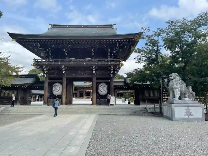 寒川神社の山門・神門