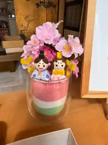 大鏑神社の{uncategorized: "未分類", other: "その他", undefined: "問題あり", building: "その他建物", grave: "お墓", sacred_gate: "鳥居", guardian: "狛犬", statue: "像", buddha: "仏像", history: "歴史", nature: "自然", garden: "庭園", animal: "動物", pagoda: "塔", temizu: "手水舎", mountain_gate: "山門・神門", sanctuary: "本殿・本堂", subordinate: "末社・摂社", art: "芸術", scenery: "景色", jizo: "地蔵", ema: "絵馬", goshuin: "御朱印", omikuji: "おみくじ", items: "授与品その他", amulet: "お守り", goshuincho: "御朱印帳", eats: "食事", festival: "お祭り", votive_dance: "神楽", shichigosan: "七五三参", wedding: "結婚式", experience: "体験その他", initially: "初詣", around: "周辺", anti_infection: "感染症対策"}