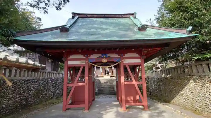 賀久留神社の山門・神門
