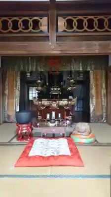 三寶寺の本殿・本堂
