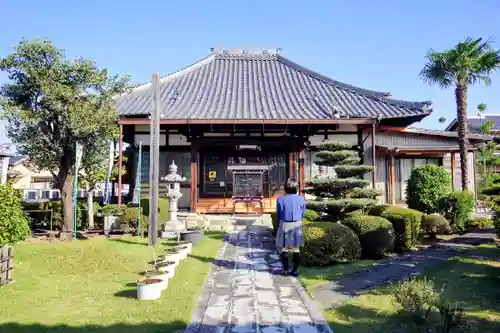 薬師寺（北外山）の本殿・本堂