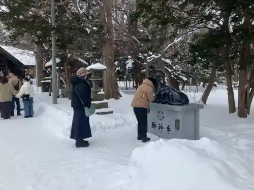 錦山天満宮の{uncategorized: "未分類", other: "その他", undefined: "問題あり", building: "その他建物", grave: "お墓", sacred_gate: "鳥居", guardian: "狛犬", statue: "像", buddha: "仏像", history: "歴史", nature: "自然", garden: "庭園", animal: "動物", pagoda: "塔", temizu: "手水舎", mountain_gate: "山門・神門", sanctuary: "本殿・本堂", subordinate: "末社・摂社", art: "芸術", scenery: "景色", jizo: "地蔵", ema: "絵馬", goshuin: "御朱印", omikuji: "おみくじ", items: "授与品その他", amulet: "お守り", goshuincho: "御朱印帳", eats: "食事", festival: "お祭り", votive_dance: "神楽", shichigosan: "七五三参", wedding: "結婚式", experience: "体験その他", initially: "初詣", around: "周辺", anti_infection: "感染症対策"}