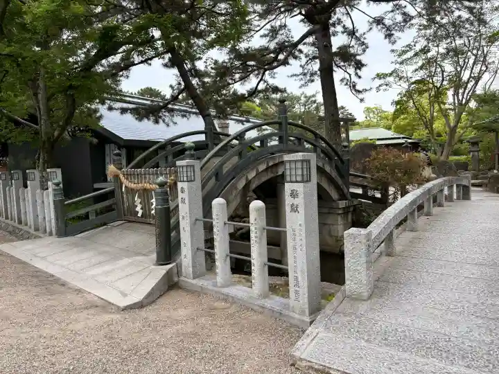西宮神社の{uncategorized: "未分類", other: "その他", undefined: "問題あり", building: "その他建物", grave: "お墓", sacred_gate: "鳥居", guardian: "狛犬", statue: "像", buddha: "仏像", history: "歴史", nature: "自然", garden: "庭園", animal: "動物", pagoda: "塔", temizu: "手水舎", mountain_gate: "山門・神門", sanctuary: "本殿・本堂", subordinate: "末社・摂社", art: "芸術", scenery: "景色", jizo: "地蔵", ema: "絵馬", goshuin: "御朱印", omikuji: "おみくじ", items: "授与品その他", amulet: "お守り", goshuincho: "御朱印帳", eats: "食事", festival: "お祭り", votive_dance: "神楽", shichigosan: "七五三参", wedding: "結婚式", experience: "体験その他", initially: "初詣", around: "周辺", anti_infection: "感染症対策"}