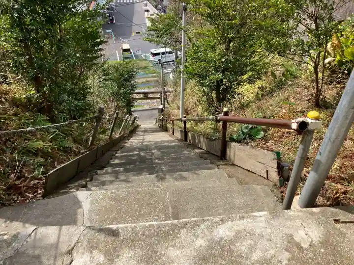 思金神社の{uncategorized: "未分類", other: "その他", undefined: "問題あり", building: "その他建物", grave: "お墓", sacred_gate: "鳥居", guardian: "狛犬", statue: "像", buddha: "仏像", history: "歴史", nature: "自然", garden: "庭園", animal: "動物", pagoda: "塔", temizu: "手水舎", mountain_gate: "山門・神門", sanctuary: "本殿・本堂", subordinate: "末社・摂社", art: "芸術", scenery: "景色", jizo: "地蔵", ema: "絵馬", goshuin: "御朱印", omikuji: "おみくじ", items: "授与品その他", amulet: "お守り", goshuincho: "御朱印帳", eats: "食事", festival: "お祭り", votive_dance: "神楽", shichigosan: "七五三参", wedding: "結婚式", experience: "体験その他", initially: "初詣", around: "周辺", anti_infection: "感染症対策"}