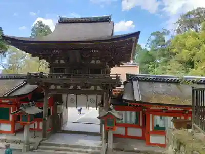石上神宮の山門・神門