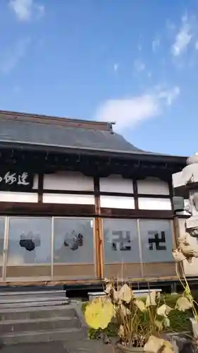 安樂寺の本殿・本堂