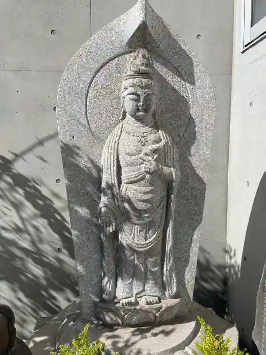 智願寺の{uncategorized: "未分類", other: "その他", undefined: "問題あり", building: "その他建物", grave: "お墓", sacred_gate: "鳥居", guardian: "狛犬", statue: "像", buddha: "仏像", history: "歴史", nature: "自然", garden: "庭園", animal: "動物", pagoda: "塔", temizu: "手水舎", mountain_gate: "山門・神門", sanctuary: "本殿・本堂", subordinate: "末社・摂社", art: "芸術", scenery: "景色", jizo: "地蔵", ema: "絵馬", goshuin: "御朱印", omikuji: "おみくじ", items: "授与品その他", amulet: "お守り", goshuincho: "御朱印帳", eats: "食事", festival: "お祭り", votive_dance: "神楽", shichigosan: "七五三参", wedding: "結婚式", experience: "体験その他", initially: "初詣", around: "周辺", anti_infection: "感染症対策"}