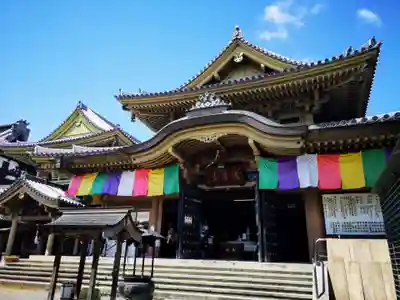 善光寺大勧進の本殿・本堂
