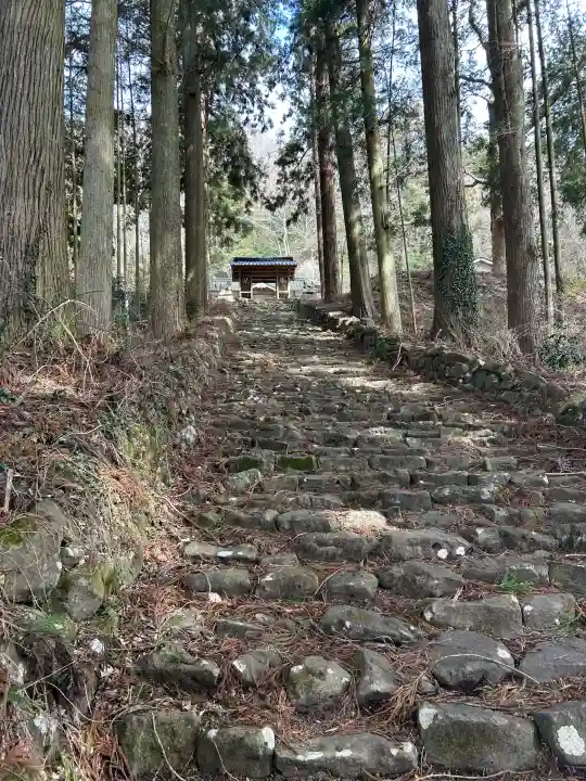 荒戸神社の{uncategorized: "未分類", other: "その他", undefined: "問題あり", building: "その他建物", grave: "お墓", sacred_gate: "鳥居", guardian: "狛犬", statue: "像", buddha: "仏像", history: "歴史", nature: "自然", garden: "庭園", animal: "動物", pagoda: "塔", temizu: "手水舎", mountain_gate: "山門・神門", sanctuary: "本殿・本堂", subordinate: "末社・摂社", art: "芸術", scenery: "景色", jizo: "地蔵", ema: "絵馬", goshuin: "御朱印", omikuji: "おみくじ", items: "授与品その他", amulet: "お守り", goshuincho: "御朱印帳", eats: "食事", festival: "お祭り", votive_dance: "神楽", shichigosan: "七五三参", wedding: "結婚式", experience: "体験その他", initially: "初詣", around: "周辺", anti_infection: "感染症対策"}
