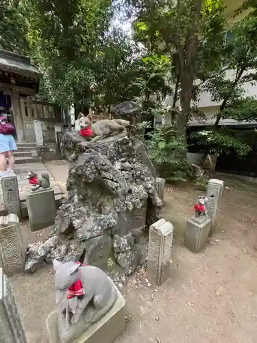 根津神社の{uncategorized: "未分類", other: "その他", undefined: "問題あり", building: "その他建物", grave: "お墓", sacred_gate: "鳥居", guardian: "狛犬", statue: "像", buddha: "仏像", history: "歴史", nature: "自然", garden: "庭園", animal: "動物", pagoda: "塔", temizu: "手水舎", mountain_gate: "山門・神門", sanctuary: "本殿・本堂", subordinate: "末社・摂社", art: "芸術", scenery: "景色", jizo: "地蔵", ema: "絵馬", goshuin: "御朱印", omikuji: "おみくじ", items: "授与品その他", amulet: "お守り", goshuincho: "御朱印帳", eats: "食事", festival: "お祭り", votive_dance: "神楽", shichigosan: "七五三参", wedding: "結婚式", experience: "体験その他", initially: "初詣", around: "周辺", anti_infection: "感染症対策"}