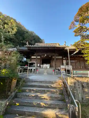 甲山寺の本殿・本堂