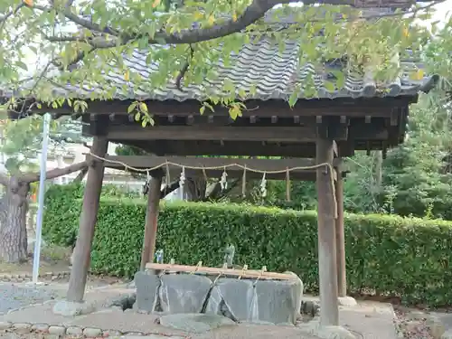 豊麻神社の手水舎