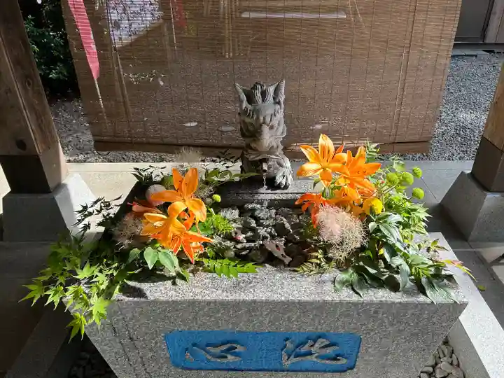 滑川神社 - 仕事と子どもの守り神の手水舎