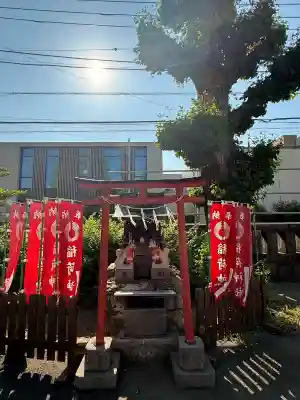 麻布氷川神社の{uncategorized: "未分類", other: "その他", undefined: "問題あり", building: "その他建物", grave: "お墓", sacred_gate: "鳥居", guardian: "狛犬", statue: "像", buddha: "仏像", history: "歴史", nature: "自然", garden: "庭園", animal: "動物", pagoda: "塔", temizu: "手水舎", mountain_gate: "山門・神門", sanctuary: "本殿・本堂", subordinate: "末社・摂社", art: "芸術", scenery: "景色", jizo: "地蔵", ema: "絵馬", goshuin: "御朱印", omikuji: "おみくじ", items: "授与品その他", amulet: "お守り", goshuincho: "御朱印帳", eats: "食事", festival: "お祭り", votive_dance: "神楽", shichigosan: "七五三参", wedding: "結婚式", experience: "体験その他", initially: "初詣", around: "周辺", anti_infection: "感染症対策"}