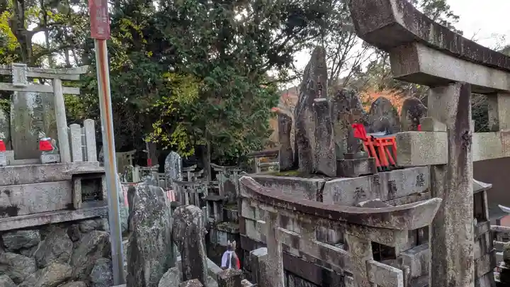 伏見稲荷大社 御膳谷奉拝所(京都府)