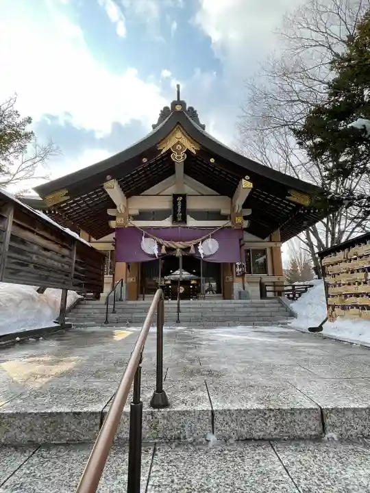 彌彦神社 (伊夜日子神社)の本殿・本堂
