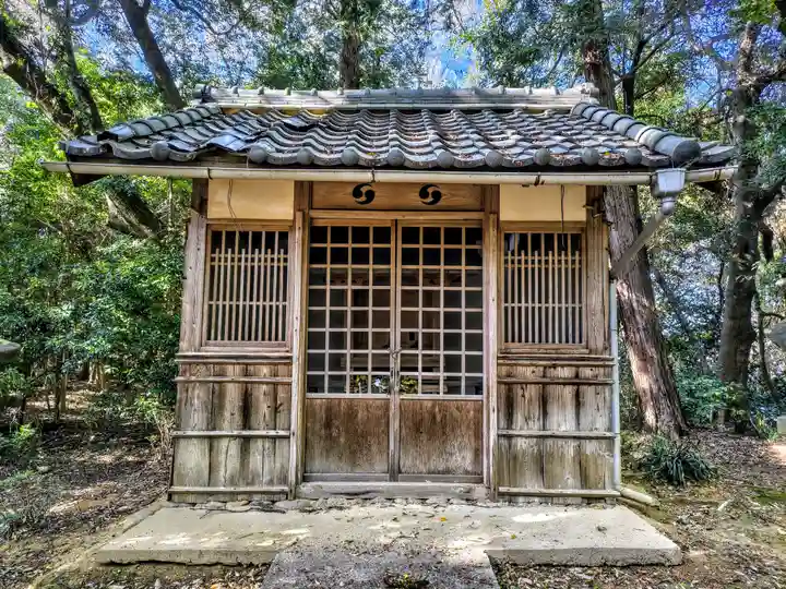八柱神社の本殿・本堂