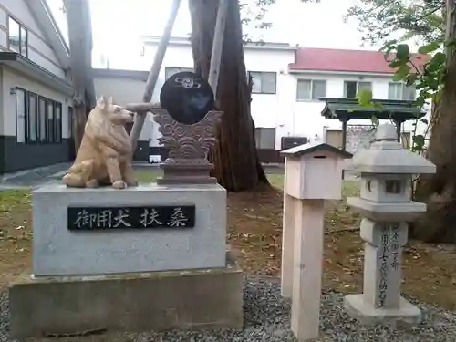 空知神社の像