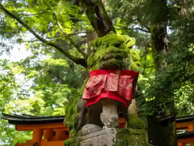 伏見稲荷大社　御膳谷奉拝所の{uncategorized: "未分類", other: "その他", undefined: "問題あり", building: "その他建物", grave: "お墓", sacred_gate: "鳥居", guardian: "狛犬", statue: "像", buddha: "仏像", history: "歴史", nature: "自然", garden: "庭園", animal: "動物", pagoda: "塔", temizu: "手水舎", mountain_gate: "山門・神門", sanctuary: "本殿・本堂", subordinate: "末社・摂社", art: "芸術", scenery: "景色", jizo: "地蔵", ema: "絵馬", goshuin: "御朱印", omikuji: "おみくじ", items: "授与品その他", amulet: "お守り", goshuincho: "御朱印帳", eats: "食事", festival: "お祭り", votive_dance: "神楽", shichigosan: "七五三参", wedding: "結婚式", experience: "体験その他", initially: "初詣", around: "周辺", anti_infection: "感染症対策"}