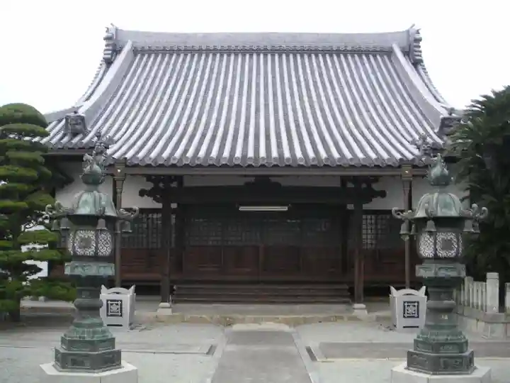 法華寺の本殿・本堂