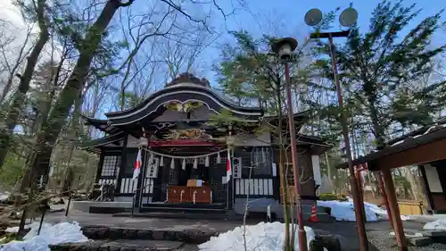 新屋山神社の本殿