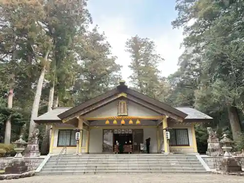 頭之宮四方神社の{uncategorized: "未分類", other: "その他", undefined: "問題あり", building: "その他建物", grave: "お墓", sacred_gate: "鳥居", guardian: "狛犬", statue: "像", buddha: "仏像", history: "歴史", nature: "自然", garden: "庭園", animal: "動物", pagoda: "塔", temizu: "手水舎", mountain_gate: "山門・神門", sanctuary: "本殿・本堂", subordinate: "末社・摂社", art: "芸術", scenery: "景色", jizo: "地蔵", ema: "絵馬", goshuin: "御朱印", omikuji: "おみくじ", items: "授与品その他", amulet: "お守り", goshuincho: "御朱印帳", eats: "食事", festival: "お祭り", votive_dance: "神楽", shichigosan: "七五三参", wedding: "結婚式", experience: "体験その他", initially: "初詣", around: "周辺", anti_infection: "感染症対策"}