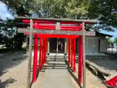 東本庄稲荷神社の鳥居