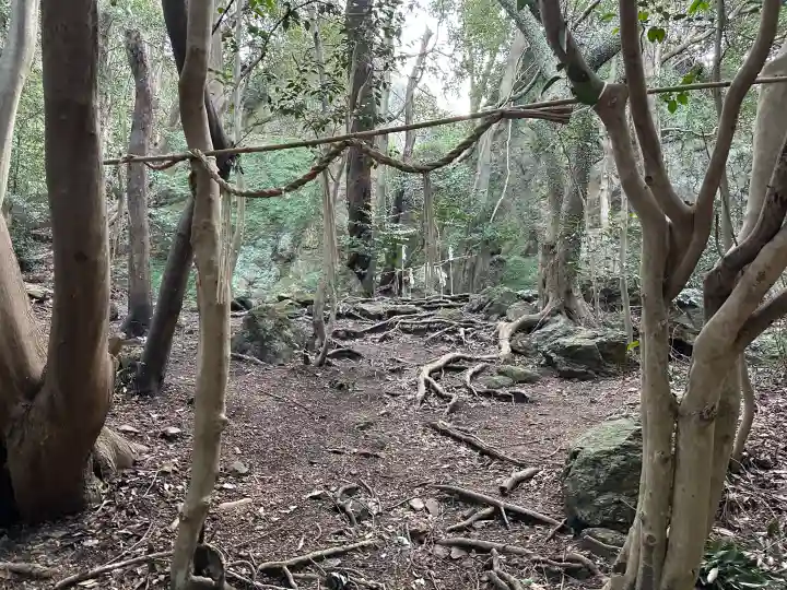立石神社の{uncategorized: "未分類", other: "その他", undefined: "問題あり", building: "その他建物", grave: "お墓", sacred_gate: "鳥居", guardian: "狛犬", statue: "像", buddha: "仏像", history: "歴史", nature: "自然", garden: "庭園", animal: "動物", pagoda: "塔", temizu: "手水舎", mountain_gate: "山門・神門", sanctuary: "本殿・本堂", subordinate: "末社・摂社", art: "芸術", scenery: "景色", jizo: "地蔵", ema: "絵馬", goshuin: "御朱印", omikuji: "おみくじ", items: "授与品その他", amulet: "お守り", goshuincho: "御朱印帳", eats: "食事", festival: "お祭り", votive_dance: "神楽", shichigosan: "七五三参", wedding: "結婚式", experience: "体験その他", initially: "初詣", around: "周辺", anti_infection: "感染症対策"}