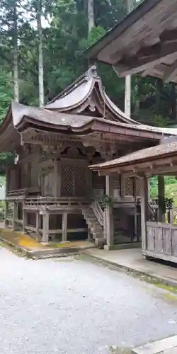 地主神社の本殿