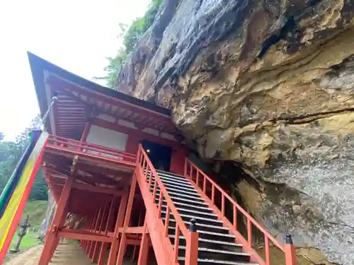 達谷西光寺の建物その他