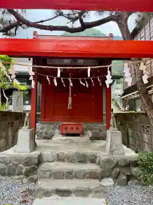 大木戸稲荷神社の{uncategorized: "未分類", other: "その他", undefined: "問題あり", building: "その他建物", grave: "お墓", sacred_gate: "鳥居", guardian: "狛犬", statue: "像", buddha: "仏像", history: "歴史", nature: "自然", garden: "庭園", animal: "動物", pagoda: "塔", temizu: "手水舎", mountain_gate: "山門・神門", sanctuary: "本殿・本堂", subordinate: "末社・摂社", art: "芸術", scenery: "景色", jizo: "地蔵", ema: "絵馬", goshuin: "御朱印", omikuji: "おみくじ", items: "授与品その他", amulet: "お守り", goshuincho: "御朱印帳", eats: "食事", festival: "お祭り", votive_dance: "神楽", shichigosan: "七五三参", wedding: "結婚式", experience: "体験その他", initially: "初詣", around: "周辺", anti_infection: "感染症対策"}